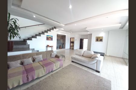 Sala de casa para alugar com 6 quartos, 700m² em Morro dos Barbosas, São Vicente