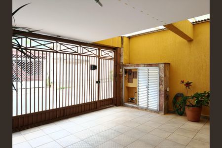Garagem de casa à venda com 4 quartos, 185m² em Pompeia, São Paulo
