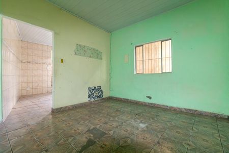 Sala de casa à venda com 8 quartos, 250m² em Jardim Verônia, São Paulo