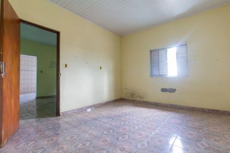 Quarto de casa à venda com 8 quartos, 250m² em Jardim Verônia, São Paulo