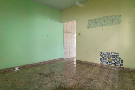 Sala de casa à venda com 8 quartos, 250m² em Jardim Verônia, São Paulo