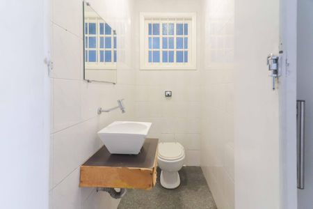 Lavabo de casa para alugar com 3 quartos, 300m² em Butantã, São Paulo