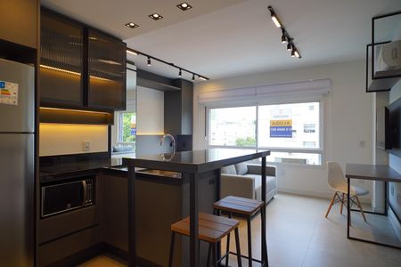 Sala_Cozinha de kitnet/studio para alugar com 1 quarto, 83m² em Moinhos de Vento, Porto Alegre
