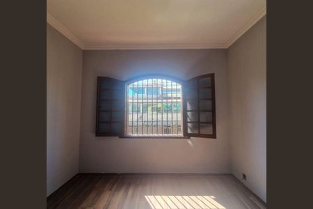 Casa para alugar com 4 quartos, 184m² em Flamengo, Contagem