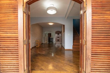 Sala de casa para alugar com 3 quartos, 300m² em Parque Santa Madalena, São Paulo