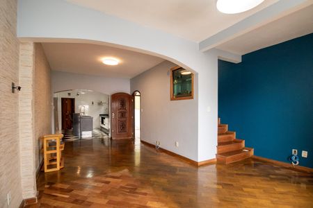 Sala de casa para alugar com 3 quartos, 300m² em Parque Santa Madalena, São Paulo