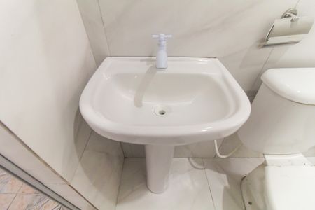 Banheiro de casa para alugar com 1 quarto, 40m² em Vila Verde, São Paulo