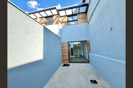 Casa à venda com 2 quartos, 109m² em Piratininga, Belo Horizonte