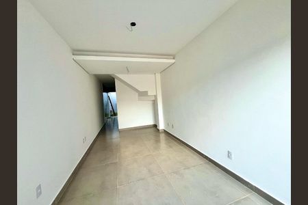 Casa à venda com 2 quartos, 109m² em Piratininga, Belo Horizonte