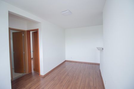 Sala de apartamento para alugar com 2 quartos, 58m² em Cabral, Contagem
