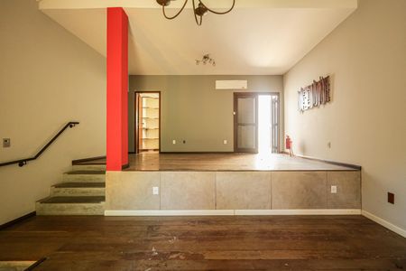 Sala de casa para alugar com 4 quartos, 240m² em Jardim Itu, Porto Alegre