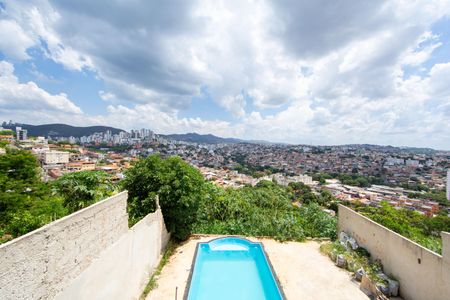 VISTA de casa para alugar com 2 quartos, 300m² em Havaí, Belo Horizonte