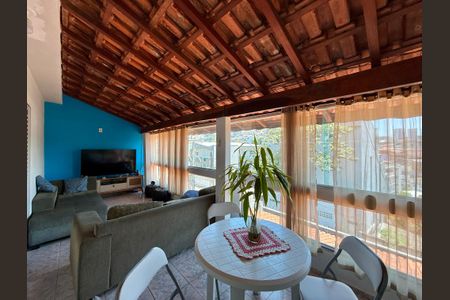 Sala/Sacada de casa à venda com 4 quartos, 283m² em Jardim São Luís, São Paulo