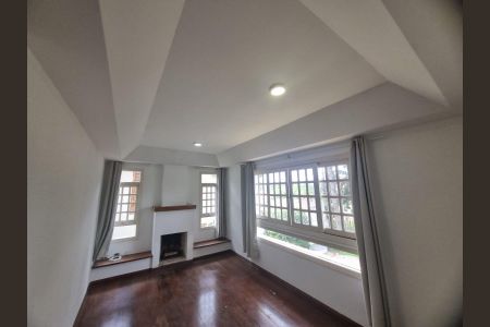 Casa para alugar com 5 quartos, 300m² em Alphaville, São Paulo