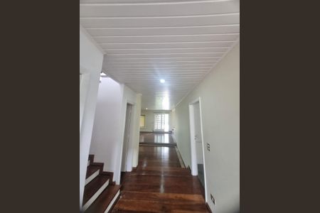 Casa para alugar com 5 quartos, 300m² em Alphaville, São Paulo
