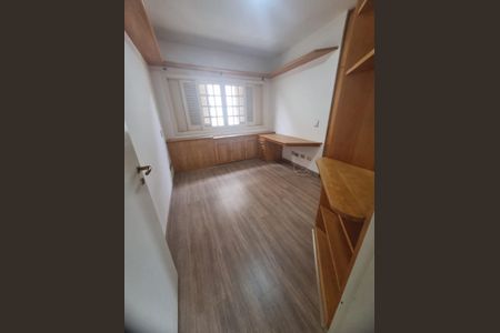 Casa para alugar com 5 quartos, 300m² em Alphaville, São Paulo