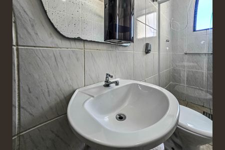 Banheiro de apartamento para alugar com 1 quarto, 98m² em Aparecida, Santos