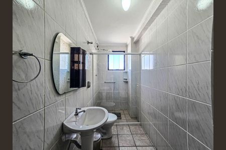 Banheiro de apartamento para alugar com 1 quarto, 98m² em Aparecida, Santos