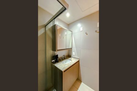 Banheiro de kitnet/studio para alugar com 1 quarto, 28m² em Paraíso, São Paulo