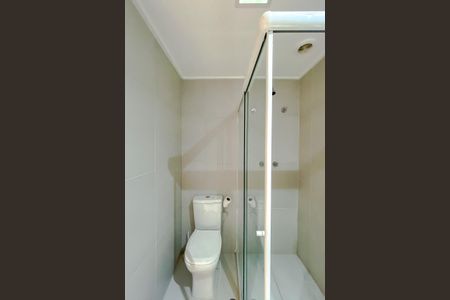 Banheiro de kitnet/studio para alugar com 1 quarto, 28m² em Paraíso, São Paulo