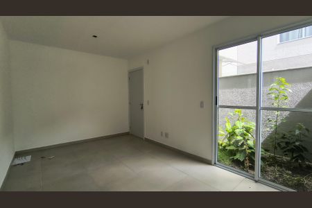 Sala de apartamento à venda com 2 quartos, 52m² em Vargem Pequena, Rio de Janeiro