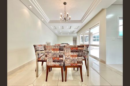 Casa de Condomínio à venda com 4 quartos, 400m² em Anhangabaú, Jundiaí