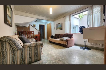 Sala de casa para alugar com 6 quartos, 223m² em Vila Matias, Santos