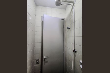 Apartamento para alugar com 102m², 2 quartos e 1 vaga Apartamento para alugar com 102m², 2 quartos e 1 vagaDetalhe do banheiro de serviço