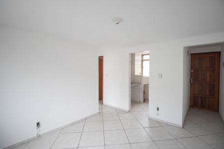 Sala de apartamento para alugar com 2 quartos, 45m² em Estrela do Norte, São Gonçalo