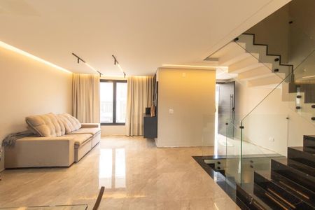 Sala de casa de condomínio para alugar com 2 quartos, 215m² em Pinheirinho, Curitiba