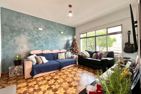 Sala de casa à venda com 3 quartos, 286m² em Jardim Itacolomi, São Paulo