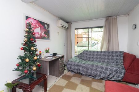 Sala de casa à venda com 4 quartos, 300m² em Vila Nova, Porto Alegre