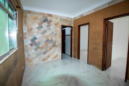 Casa à venda com 4 quartos, 220m² em Rocha Miranda, Rio de Janeiro