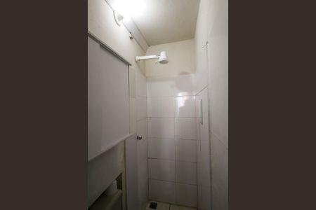Banheiro de casa para alugar com 1 quarto, 30m² em Parque Santo Antônio, São Paulo