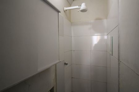 Banheiro de casa para alugar com 1 quarto, 30m² em Parque Santo Antônio, São Paulo