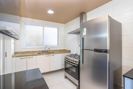 Cozinha de apartamento para alugar com 3 quartos, 120m² em Jardim Europa, Porto Alegre