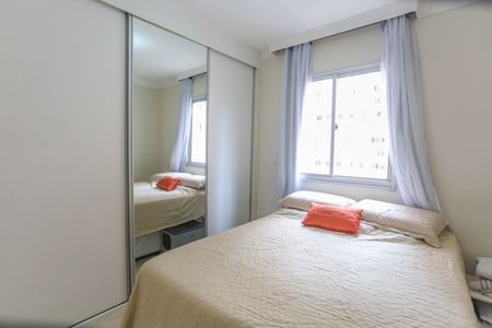 Quarto 2 de apartamento à venda com 2 quartos, 46m² em Canhema, Diadema
