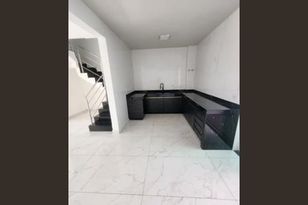 Casa para alugar com 3 quartos, 105m² em Rio Branco, Belo Horizonte