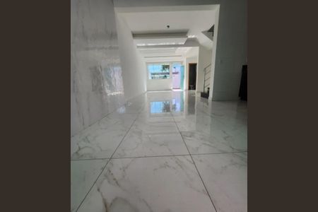 Casa para alugar com 3 quartos, 105m² em Rio Branco, Belo Horizonte