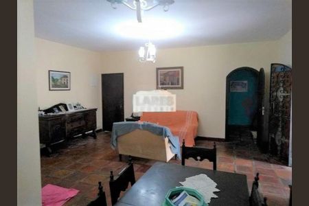 Casa à venda com 4 quartos, 250m² em Vila Inah, São Paulo