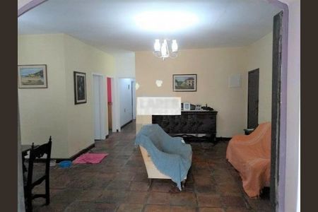 Casa à venda com 4 quartos, 250m² em Vila Inah, São Paulo