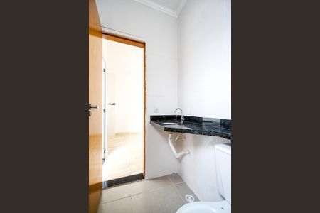 Banheiro de apartamento para alugar com 1 quarto, 50m² em Vila Granada, São Paulo