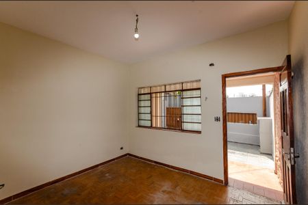 Sala de casa à venda com 4 quartos, 225m² em Vila Cruz das Almas, São Paulo