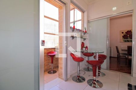 Apartamento à venda com 3 quartos, 110m² em Santa Efigênia, Belo Horizonte