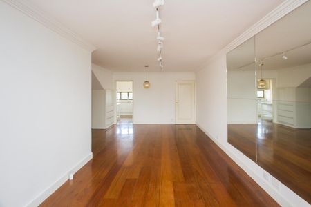 Apartamento para alugar com 3 quartos, 270m² em Santo Amaro, São Paulo