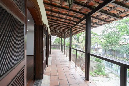 Varanda de casa para alugar com 5 quartos, 487m² em São Luiz, Belo Horizonte