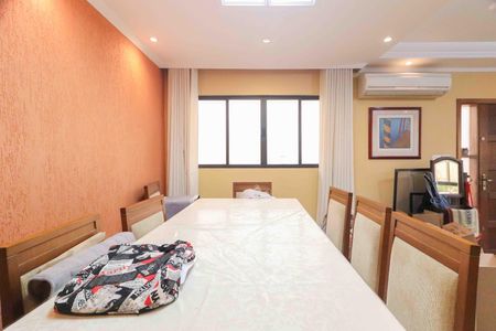 Sala de casa à venda com 3 quartos, 150m² em Rio Pequeno, São Paulo