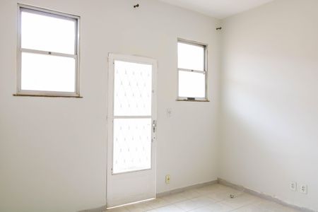 Sala de casa de condomínio à venda com 2 quartos, 60m² em Piedade, Rio de Janeiro