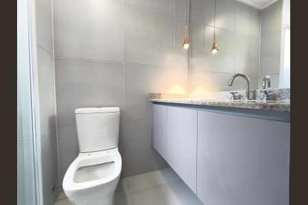 Banheiro de kitnet/studio para alugar com 1 quarto, 23m² em Paraíso, São Paulo