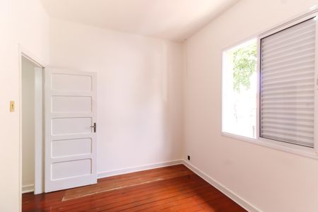 Quarto 1 de casa à venda com 2 quartos, 60m² em Vila Bertioga, São Paulo